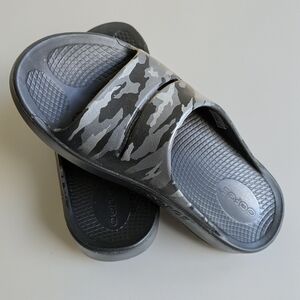 OOFOS Black Gray Camo Slide Sandals